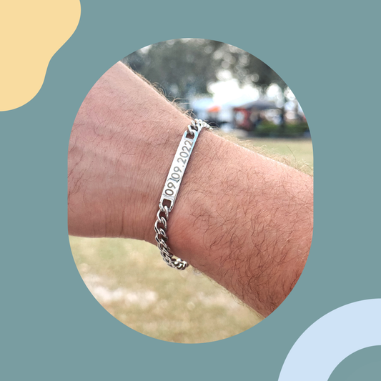 Engraved unisex curved bracelet, perfect for modern jewelry lovers in Palm Beach. 